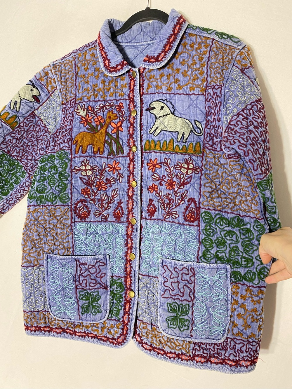 Vintage 90s Kantha Quilt Jacket Patchwork Boho Folk Art Embroidered Animals M - Picture 9 of 16
